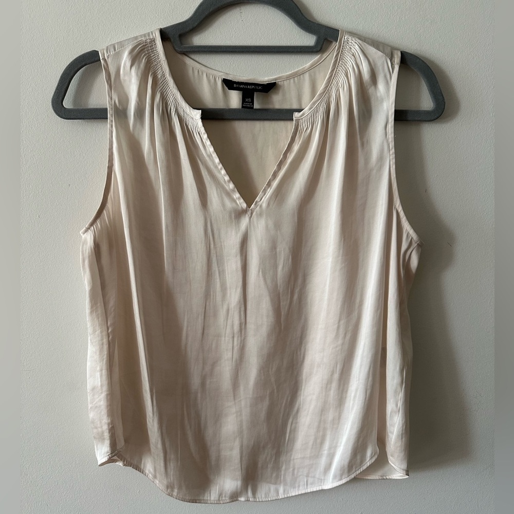 Banana Republic Split Neck Blouse Snow Day Size XS